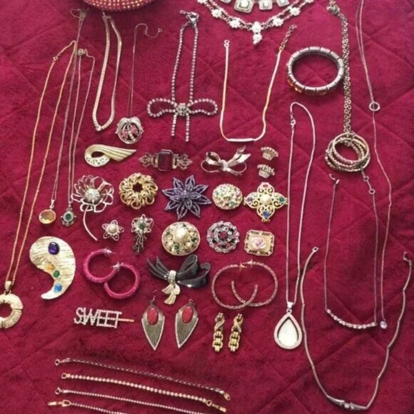 43 Piece Lot of Retro & Vintage Rhinestone Jewelry for the Collector - Picture 2 of 11